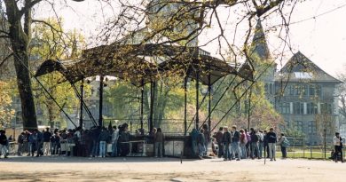 Trente ans après, Zurich songe à un mémorial pour la scène ouverte de la drogue au Platzspitz