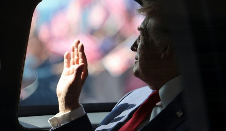Trump, arrivé au Japon, résolument optimiste sur un accord avec la Chine