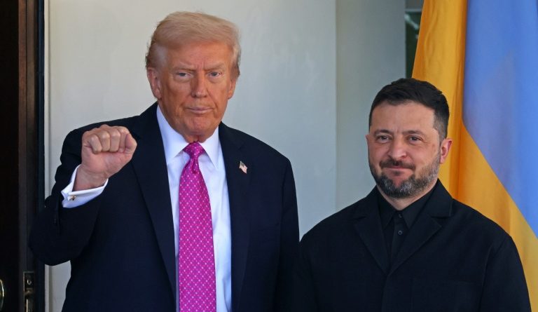 Trump presse Zelensky de conclure un "accord" pour mettre fin à la guerre