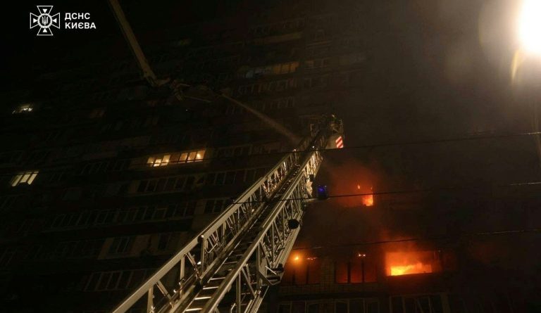 Ukraine: attaque de missiles et drones sur Kiev, partiellement privée d'électricité