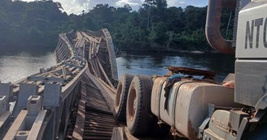 Un pont s'effondre au Suriname
