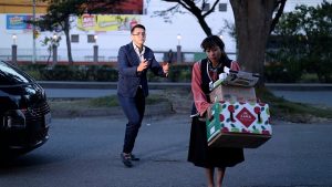 Une femme oublie son amour, d'autres cachent la vérité