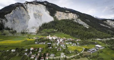 Une majorité d'habitants de Brienz (GR) acceptent d'être relogés ailleurs | RTS