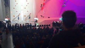 VIDÉO - "Impressionnant" : une partie des meilleurs grimpeurs du monde aux Internationaux d'escalade à Laval - ici