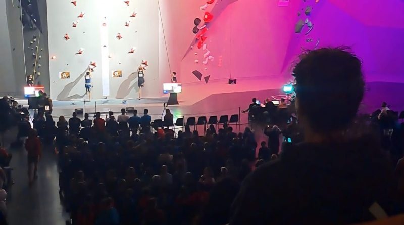 VIDÉO - "Impressionnant" : une partie des meilleurs grimpeurs du monde aux Internationaux d'escalade à Laval - ici