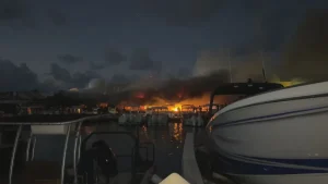 VIDEO. Incendie à la marina de Saint-François : "Le ciel nous tombe sur la tête" témoigne un restaurateur qui a tout perdu