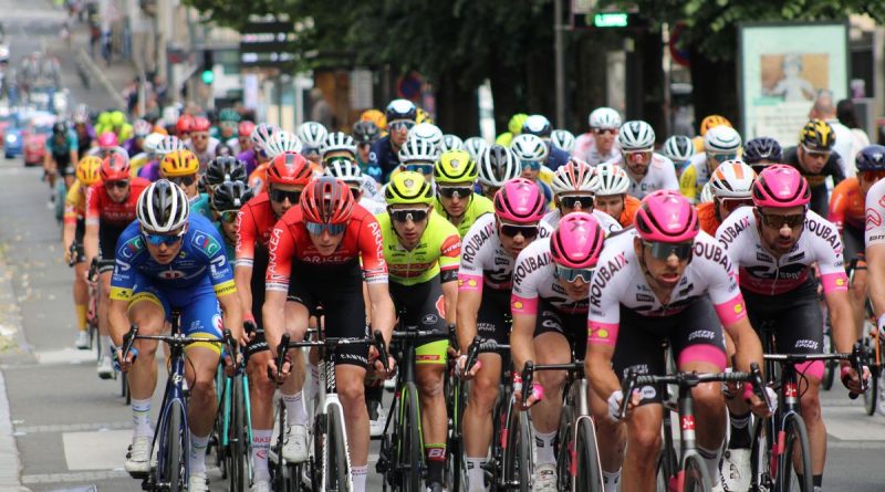 VIDÉO - Suspense, dénivelé, faux plat montant, ce que l'on sait des Boucles de la Mayenne 2026 - ici