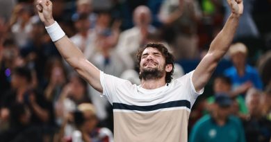 Valentin Vacherot, 204e mondial et vainqueur du Masters 1000 de Shanghai après avoir sorti Djokovic et battu son cousin en finale - Le Temps