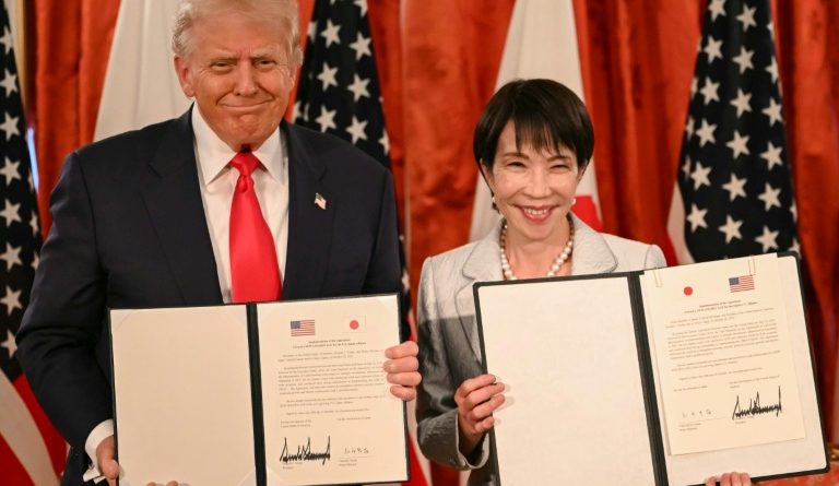 Vers un "nouvel âge d'or": à Tokyo, Trump conquis par la Première ministre Takaichi