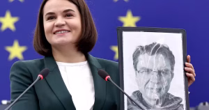 Prix Sakharov: la presse polonaise salue l’attribution à deux journalistes emprisonnés
