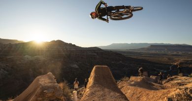 Thomas Genon, le Belge, monte enfin sur le podium de la Rampage en VTT freeride - RTBF Actus