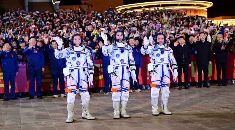 Les astronautes chinois intensifient leur présence en orbite dans la compétition lunaire