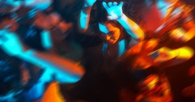Les ados peuvent-ils vraiment faire la fête sans alcool ? Vers la fin des teen parties en discothèque ?