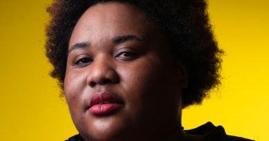 «Avale», le premier roman de la comédienne Séphora Pondi : une exploration de la bouche et du double.