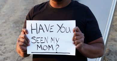 Scandale mondial : l’adoption internationale sous le feu des critiques Adoption internationale : enquête sur un scandale mondial - RTBF Actus