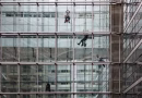 La CFDT demande la reconnaissance officielle des « travailleurs essentiels » en France.