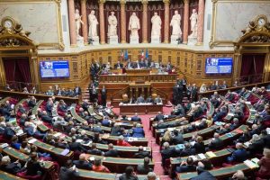Le Sénat débat du projet de loi contre la "vie chère" et redoute un échec imminent.