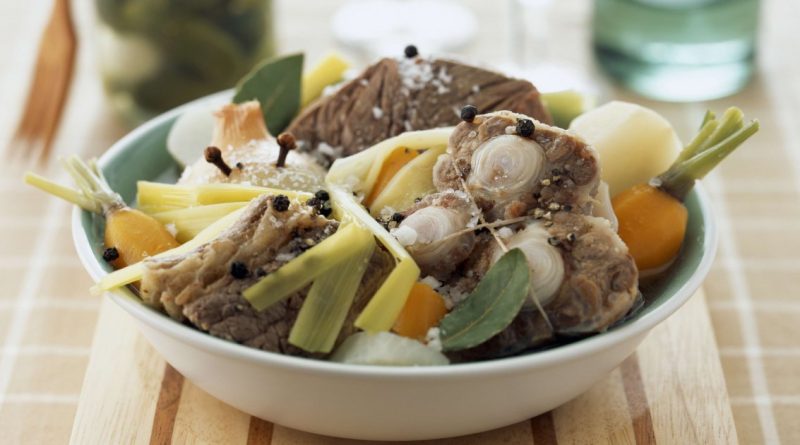 Recette authentique du pot-au-feu par Jean-Pierre Coffe à essayer chez vous