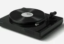 Philips Fidelio FT1 : platine vinyle Bluetooth et lecteur CD audio en un seul appareil