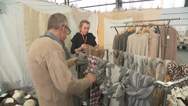 Nadia Elena Foglia est éleveuse d’alpaga, elle traverse les Alpes depuis onze ans pour venir participer à l’événement.