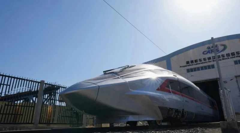 Le CR450 chinois atteint 453 km/h et bat les records de vitesse des trains.