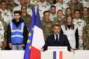 Rétablir le service militaire : un débat ouvert par Dimanche en politique en Franche-Comté