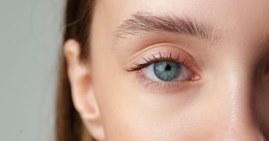 Des patients aveugles retrouvent la lecture grâce à une puce implantée sous la rétine