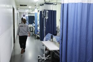 Dossier : Québec réduit ses dépenses, la RAMQ en difficulté ?