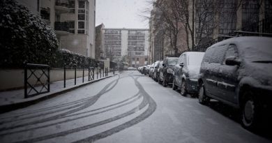 Bataille de boules de neige entre jeunes et policiers municipaux : un moment de convivialité