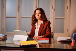 « Gérer le partage des petites cuillères et les horaires des vacances : une avocate à Nantes témoigne »