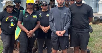 100% contrôle : deux hommes portent plainte contre le préfet