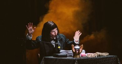 Carolina Bianchi, autrice et metteuse en scène du spectacle « The Brotherhood »