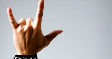 Hellradioké : le phénomène musical qui transforme vos soirées en concerts live