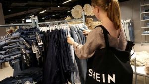 Shein : que signifient les "quotas textiles" avancés par le Rassemblement national ?