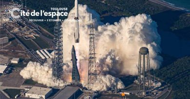 La fusée New Glenn atterrit avec succès en mer après son lancement au Cap Canaveral