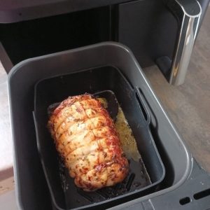 Préparation d'un rôti de dinde dans l'air fryer Ninja AF400eu