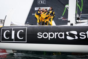 Vidéo : matinée à bord d'IDEC Sport avec l'équipage d'Alexia Barrier pour le Trophée Jules-Verne