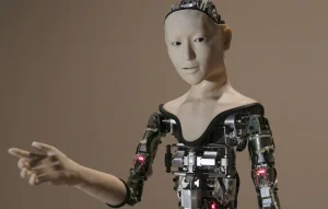 Neuf policiers légèrement blessés en entravant une rave à Istres