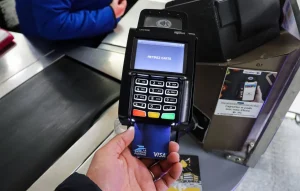 Souchon ne croit pas à une victoire du RN en 2027, sinon il irait « en Suis…