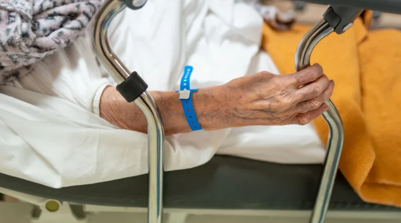 Six personnes blessées après une attaque nocturne de drones russes sur Kiev