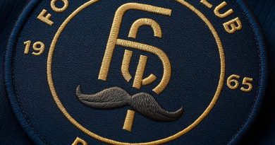 Un club de foot amateur modifie son logo en ajoutant une moustache en pleine saison
