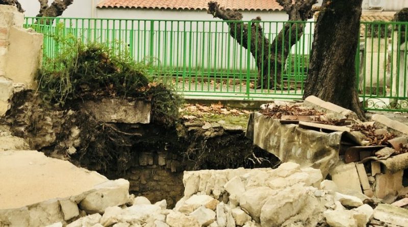 Un ancien puits municipal s'effondre dans un village du Gard avant Halloween