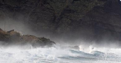 Vagues mortelles à Tenerife : des Français emportés par la houle, bouées de signalisation ignorées