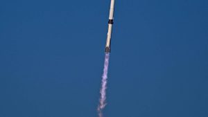 Blue Origin réussit à récupérer le propulseur de sa grande fusée