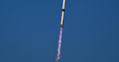 Blue Origin réussit à récupérer le propulseur de sa grande fusée