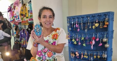 Le marché de Noël latino lance les festivités de fin d'année pour tous les voyageurs