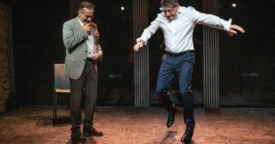 Valentin Rossier et Mauro Bellucci s'affrontent dans un duel comique à Genève