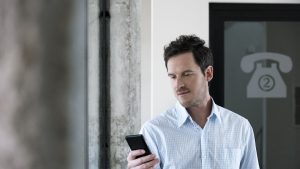 Les sénateurs votent pour une augmentation de 12 heures de travail par an