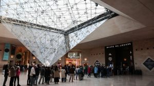 Paris : le Louvre augmente de 45% le prix d'entrée pour les visiteurs extra-européens en janvier