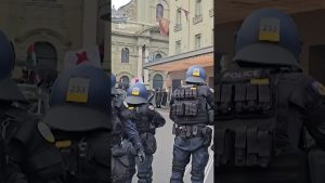 18 policiers blessés lors d'une manifestation pro-Palestine en Suisse